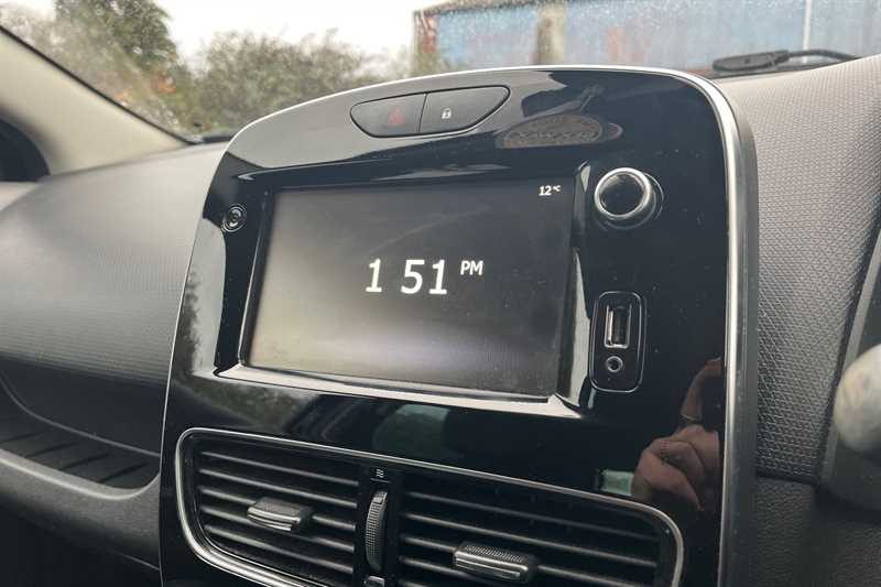 Used Renault Clio 2018 for sale - 76955821: Photo 18