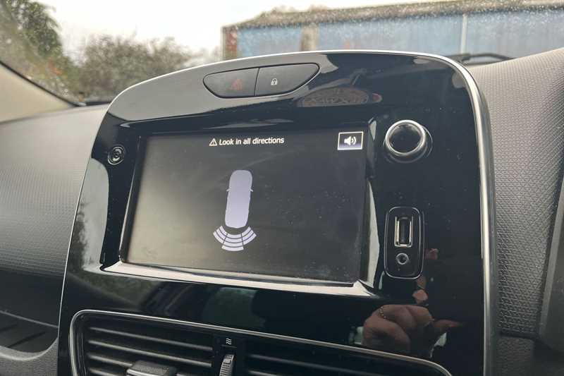 Used Renault Clio 2018 for sale - 76955821: Photo 19