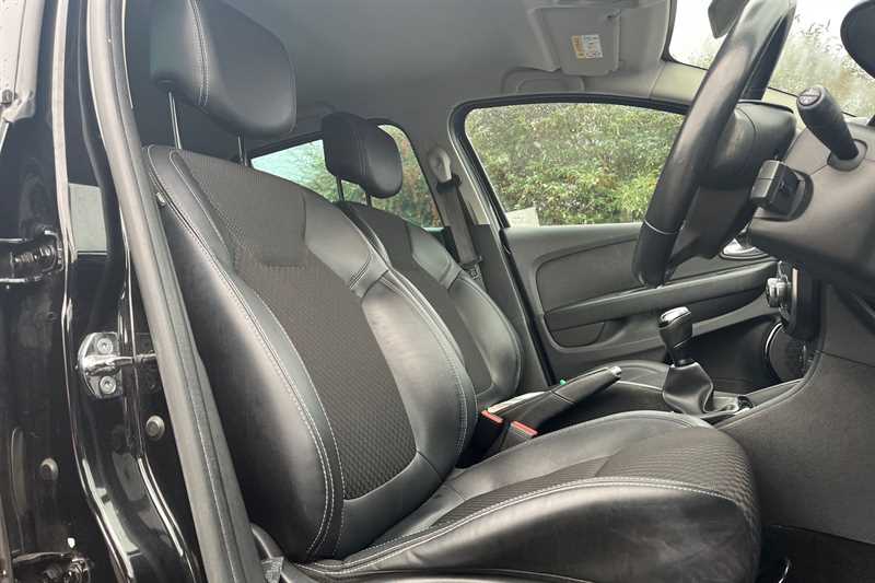 Used Renault Clio 2018 for sale - 76955821: Photo 23