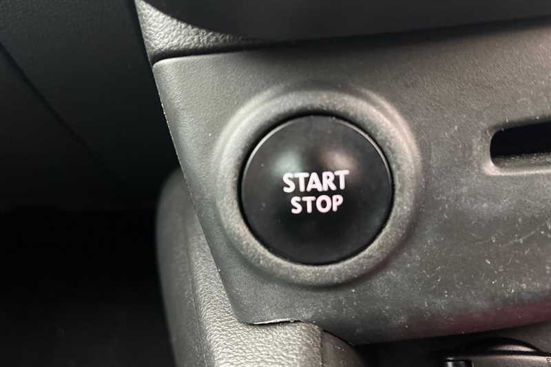 Used Renault Clio 2018 for sale - 76955821: Photo 39