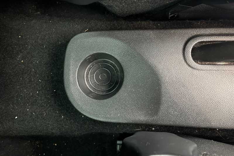 Used Renault Clio 2018 for sale - 76955821: Photo 40