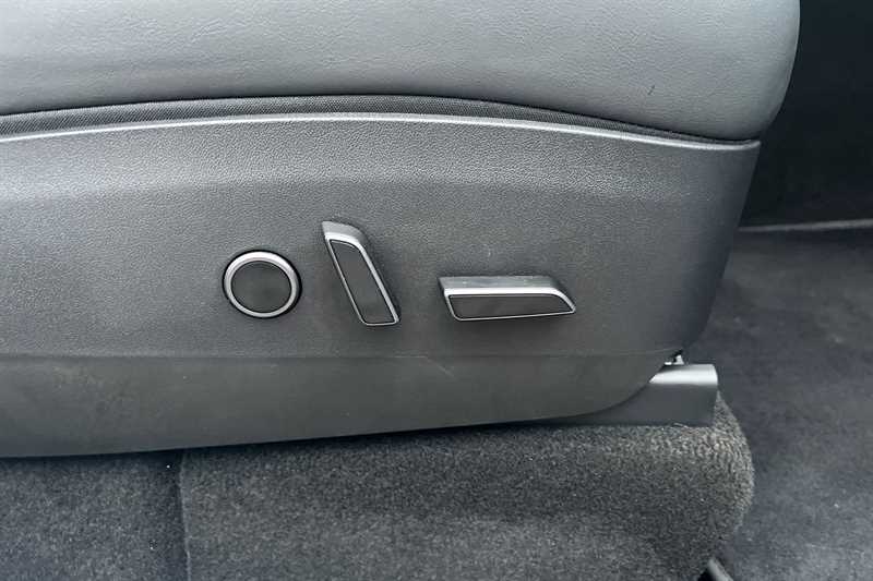 Used Tesla Model Y 2023 for sale - 77887607: Photo 26