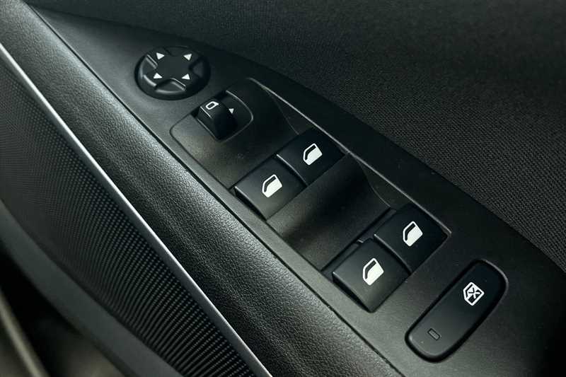 Used Vauxhall Crossland X 2018 for sale - 78050343: Photo 16