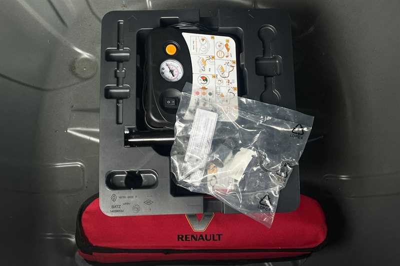 Used Renault Captur 2023 for sale - 78142243: Photo 37