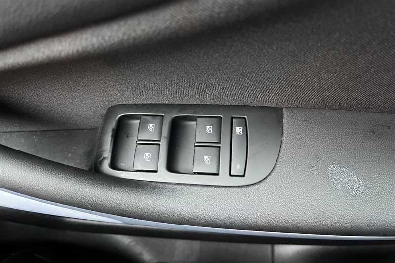 Used Vauxhall Zafira Tourer 2017 for sale - 76756602: Photo 16