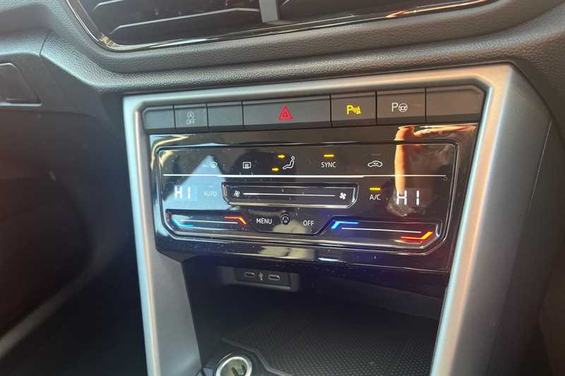 Used Volkswagen T-Roc 2023 for sale - 77914667: Photo 15