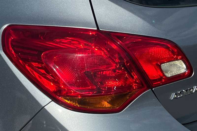 Used Vauxhall Astra for sale - 78130918: Photo 31