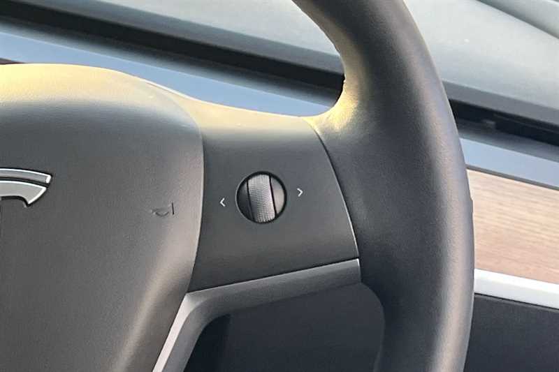 Used Tesla Model 3 for sale - 77309111: Photo 22