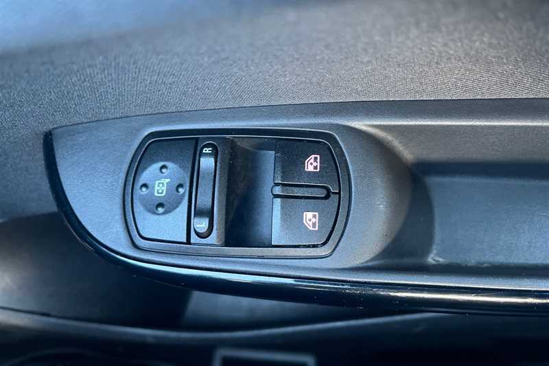 Used Vauxhall Corsa for sale - 77349134: Photo 16