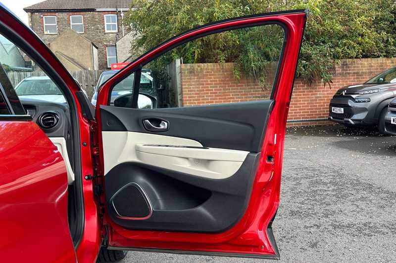 Used Renault Captur 2019 for sale - 76489371: Photo 41