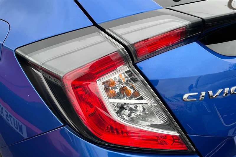 Used Honda Civic 2018 for sale - 75711105: Photo 31