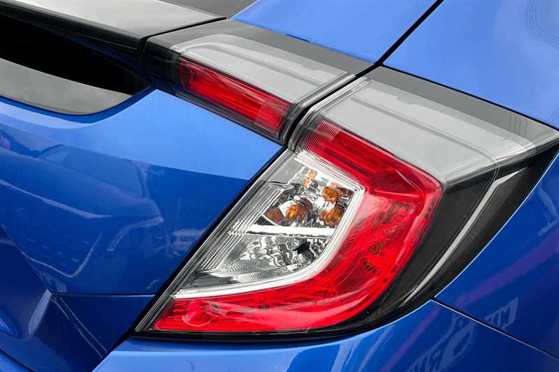 Used Honda Civic 2018 for sale - 75711105: Photo 32