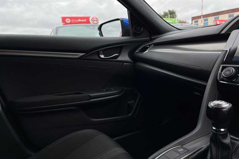 Used Honda Civic 2018 for sale - 75711105: Photo 48