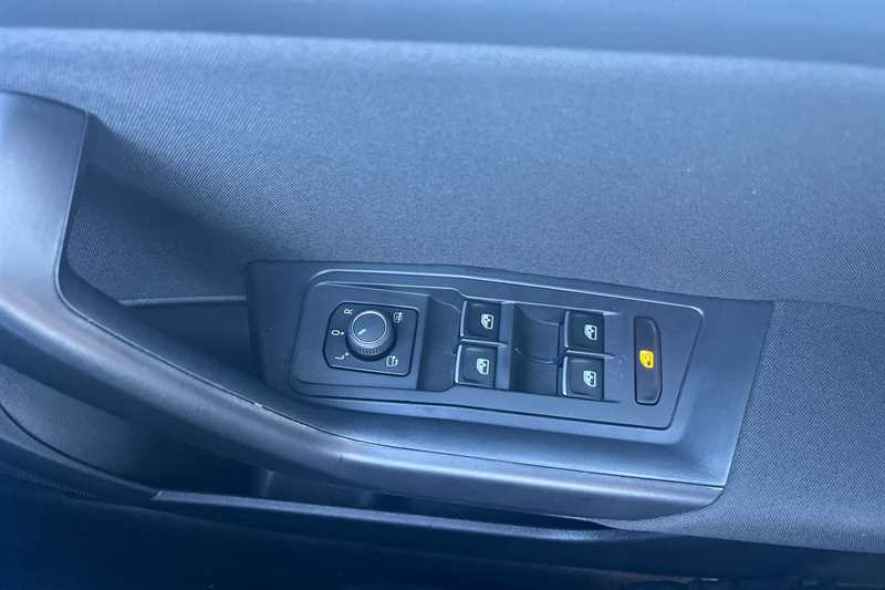 Used Volkswagen T-Roc 2021 for sale - 78130209: Photo 16