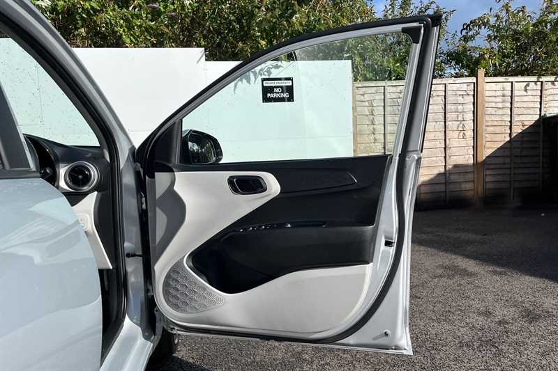 Used Hyundai i10 2022 for sale - 76529899: Photo 41