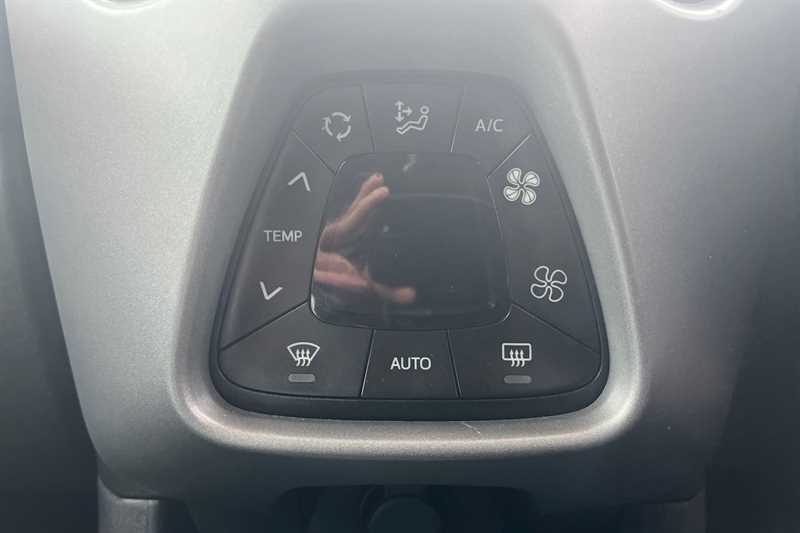 Used Toyota AYGO for sale - 77349402: Photo 15