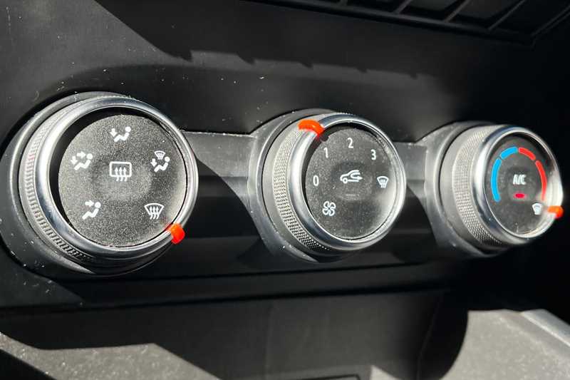 Used Renault Clio 2019 for sale - 77296239: Photo 15