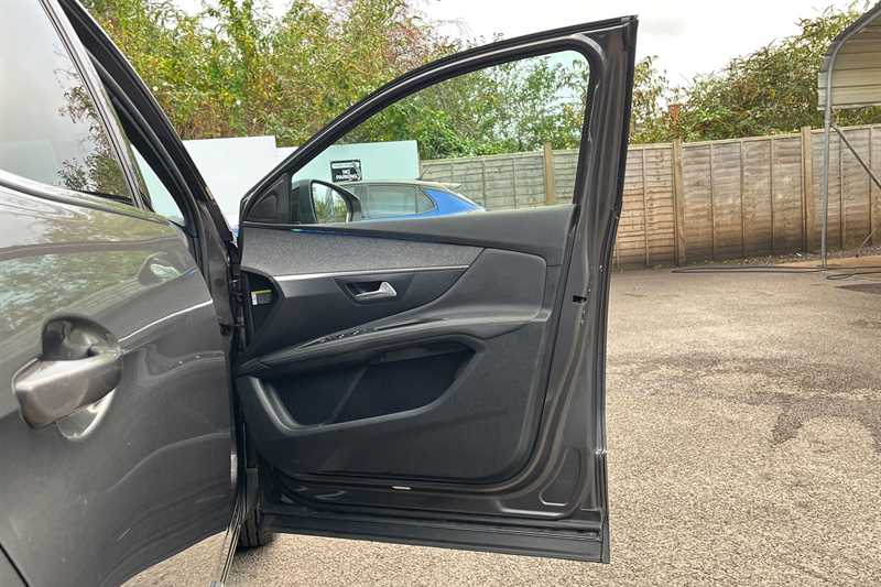 Used Peugeot 3008 2020 for sale - 77362935: Photo 43