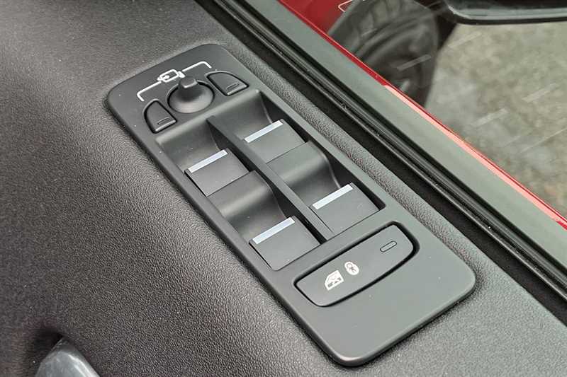 Used Land Rover Discovery Sport 2019 for sale - 76524790: Photo 16