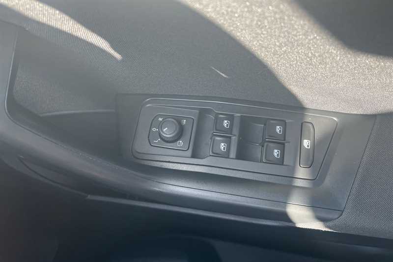 Used Volkswagen T-Roc 2023 for sale - 77887038: Photo 16