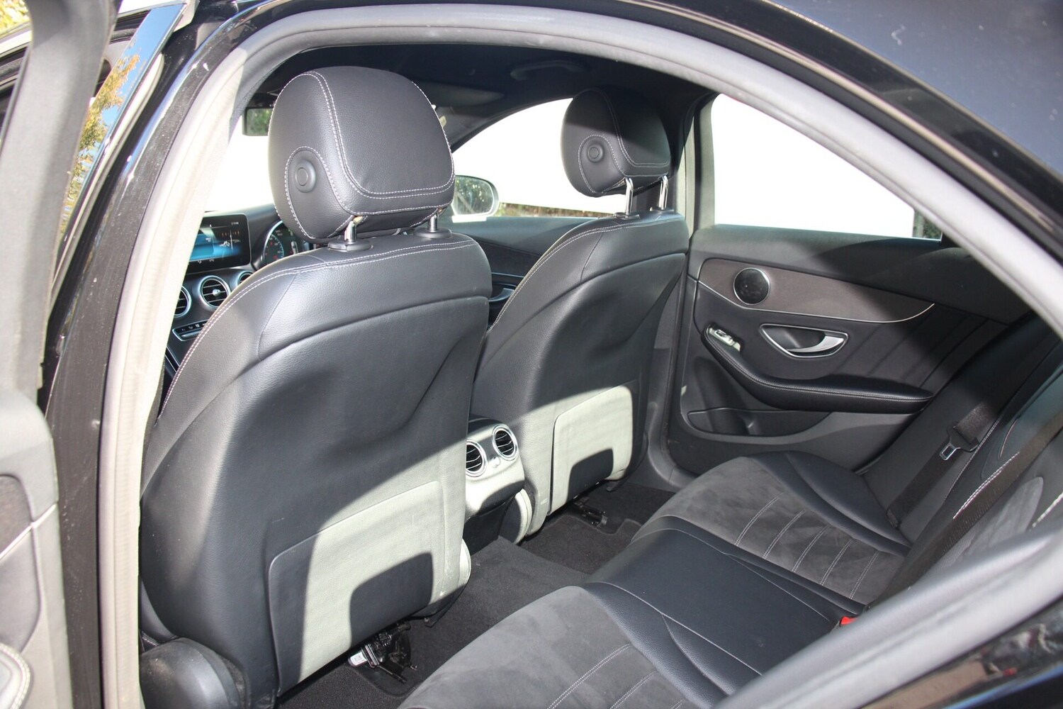 Used Mercedes-Benz C Class 2018 for sale - 76057469: Photo 13