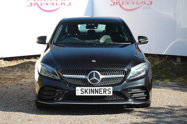 Used Mercedes-Benz C-Class 2018 for sale - 76057469: Photo 2