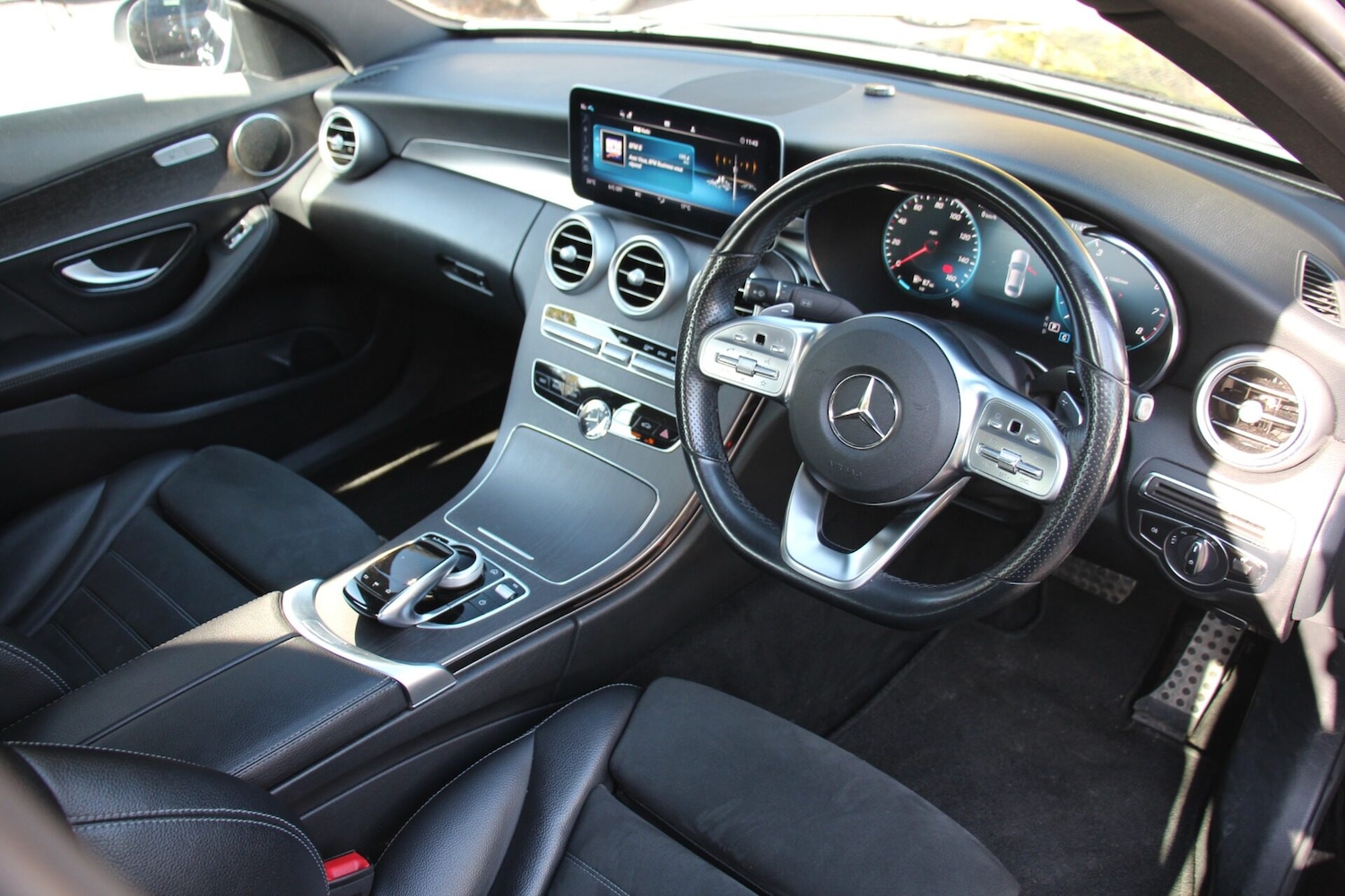 Used Mercedes-Benz C Class 2018 for sale - 76057469: Photo 8