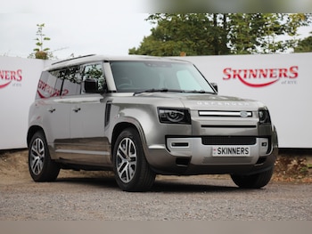 Used Land Rover Defender 2022 for sale - 76716602: Photo