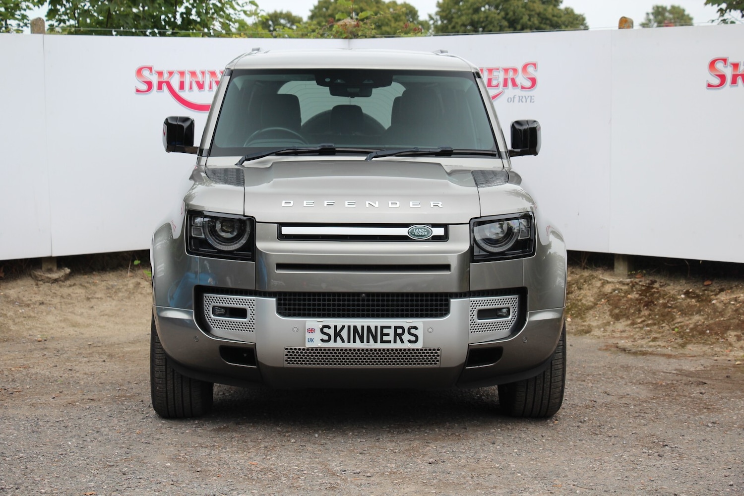 Used Land Rover Defender 2022 for sale - 76716602: Photo 2