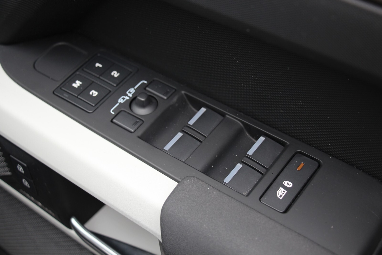 Used Land Rover Defender 2022 for sale - 76716602: Photo 21