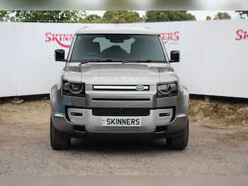 Used Land Rover Defender 2022 for sale - 76716602: Photo