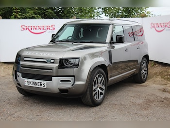 Used Land Rover Defender 2022 for sale - 76716602: Photo