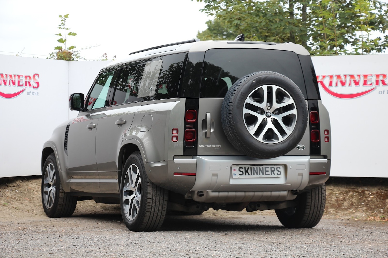 Used Land Rover Defender 2022 for sale - 76716602: Photo 4