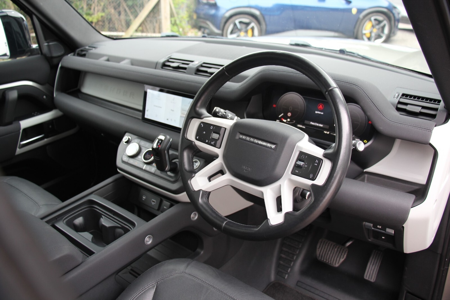 Used Land Rover Defender 2022 for sale - 76716602: Photo 8