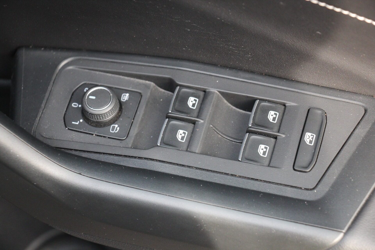 Used Volkswagen T-Roc 2023 for sale - 76129205: Photo 15