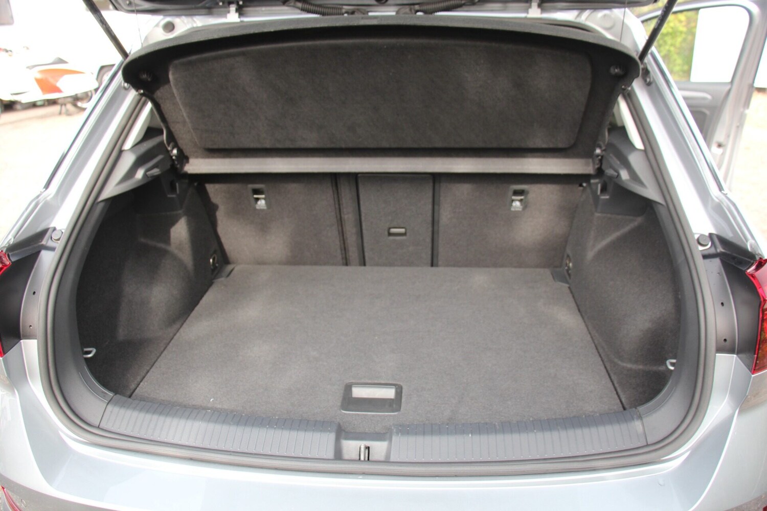 Used Volkswagen T-Roc 2023 for sale - 76129205: Photo 17