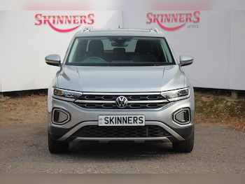 Used Volkswagen T-Roc 2023 for sale - 76129205: Photo 2