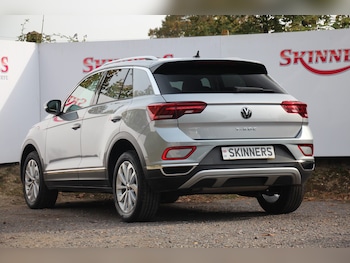 Used Volkswagen T-Roc 2023 for sale - 76129205: Photo 4