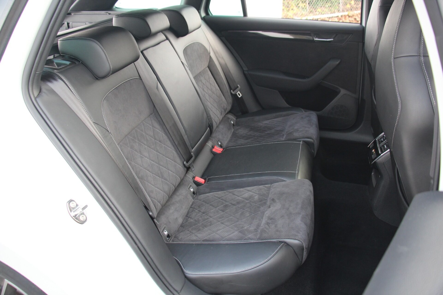 Used Skoda Superb 2017 for sale - 76569401: Photo 11