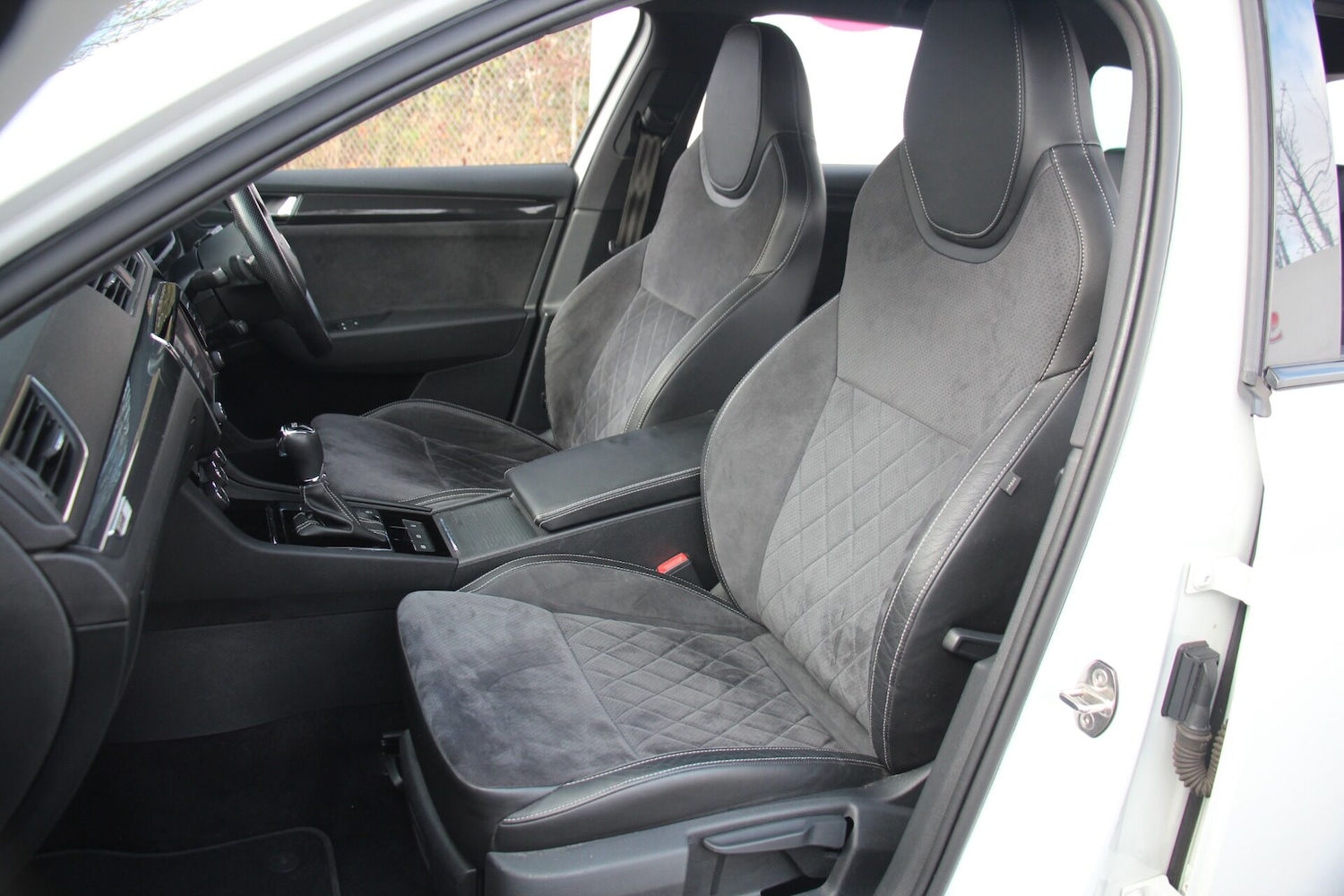 Used Skoda Superb 2017 for sale - 76569401: Photo 14