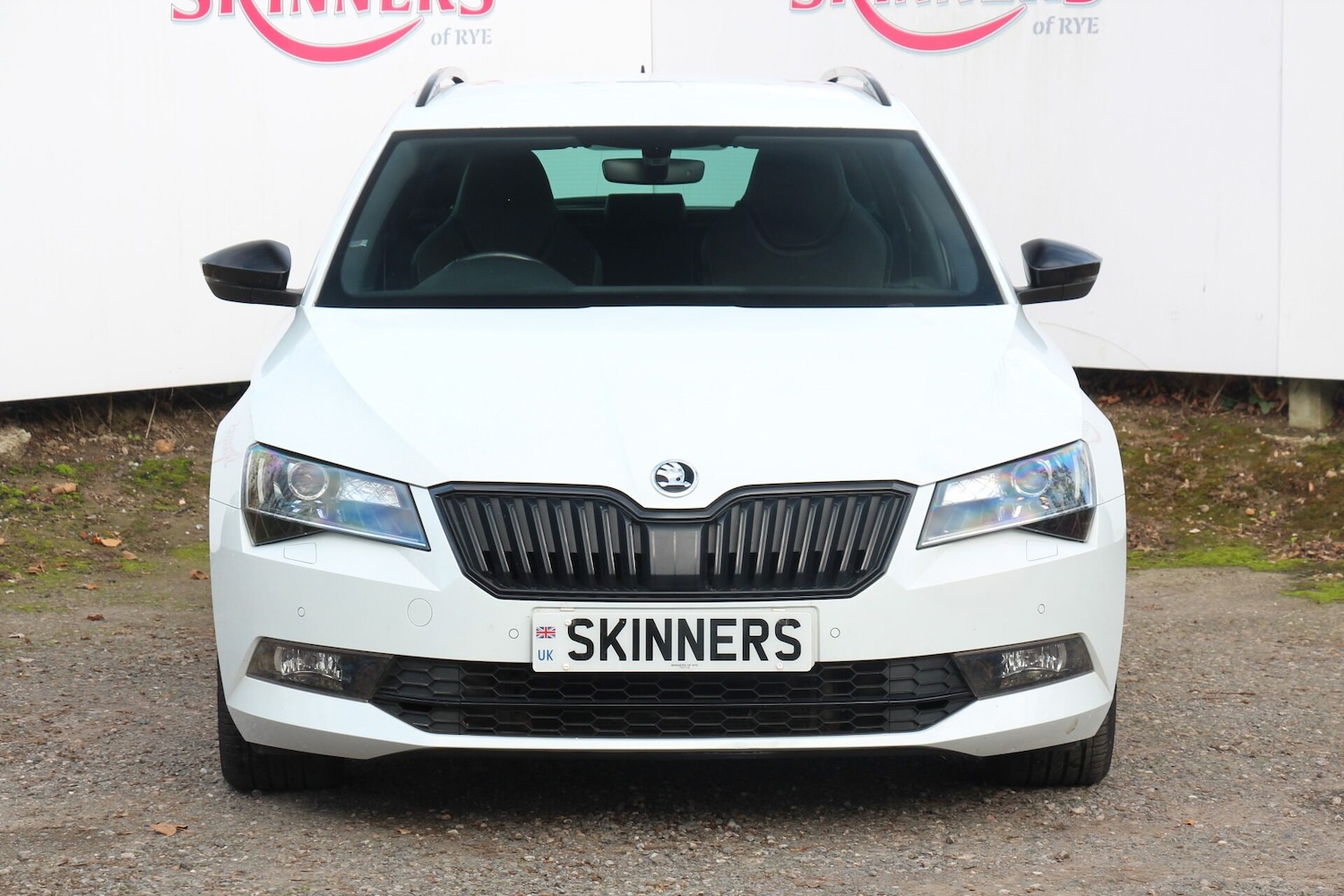 Used Skoda Superb 2017 for sale - 76569401: Photo 2