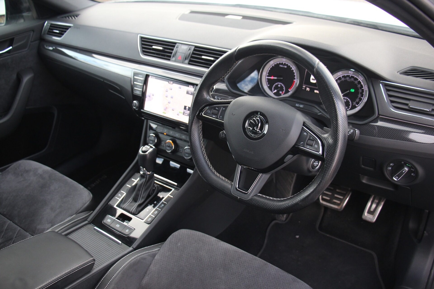 Used Skoda Superb 2017 for sale - 76569401: Photo 8