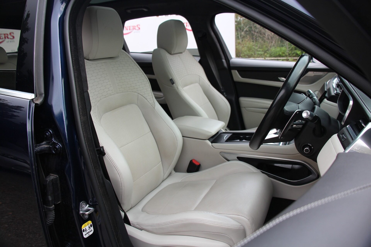 Used Jaguar F-Pace 2021 for sale - 76126591: Photo 9