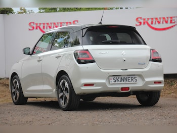 Used Suzuki Swift 2024 for sale - 78513163: Photo