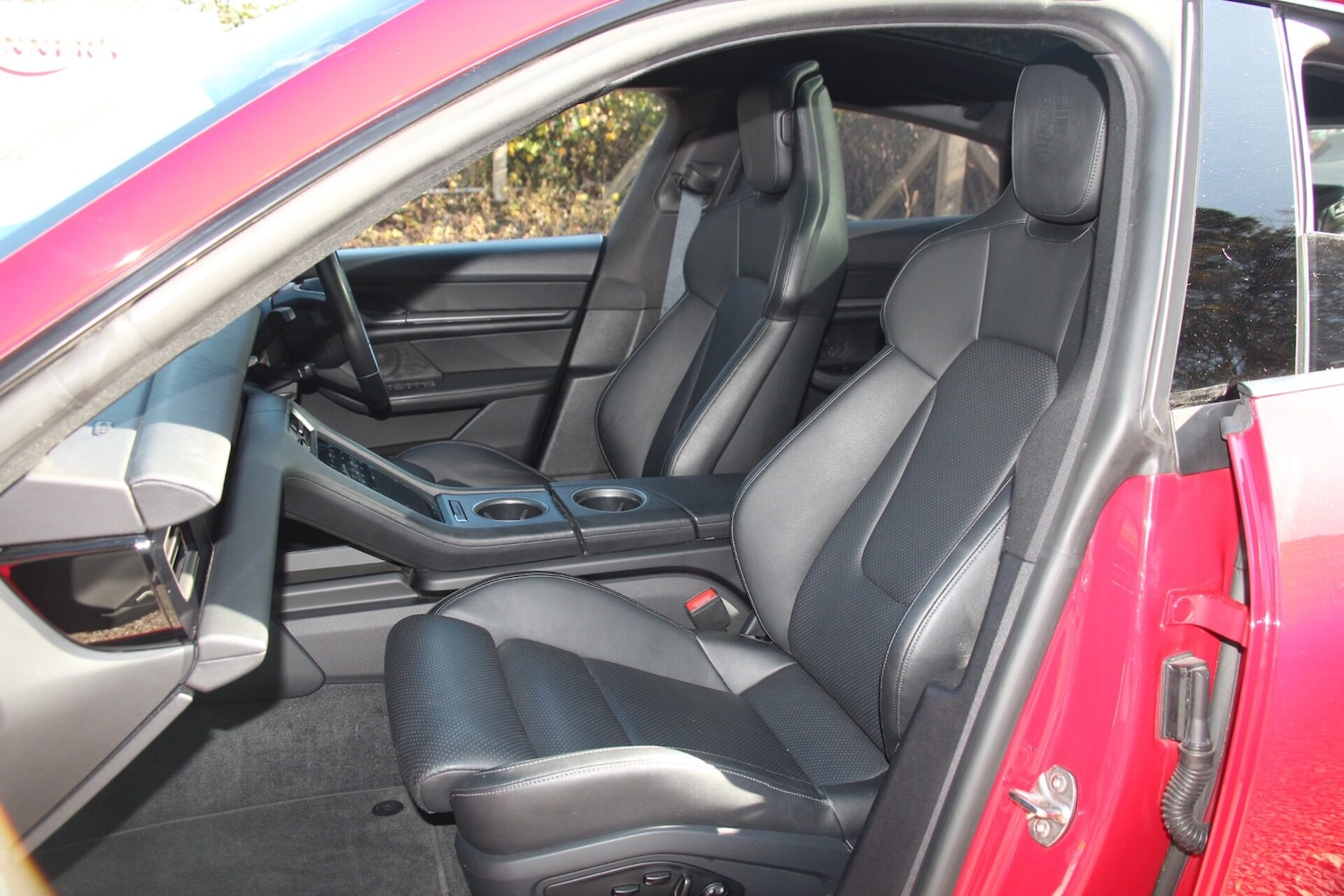 Used Porsche Taycan 2021 for sale - 76292367: Photo 14