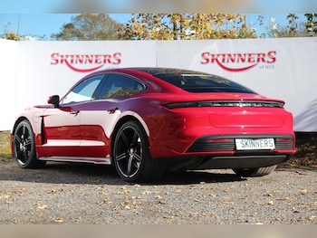 Used Porsche Taycan 2021 for sale - 76292367: Photo