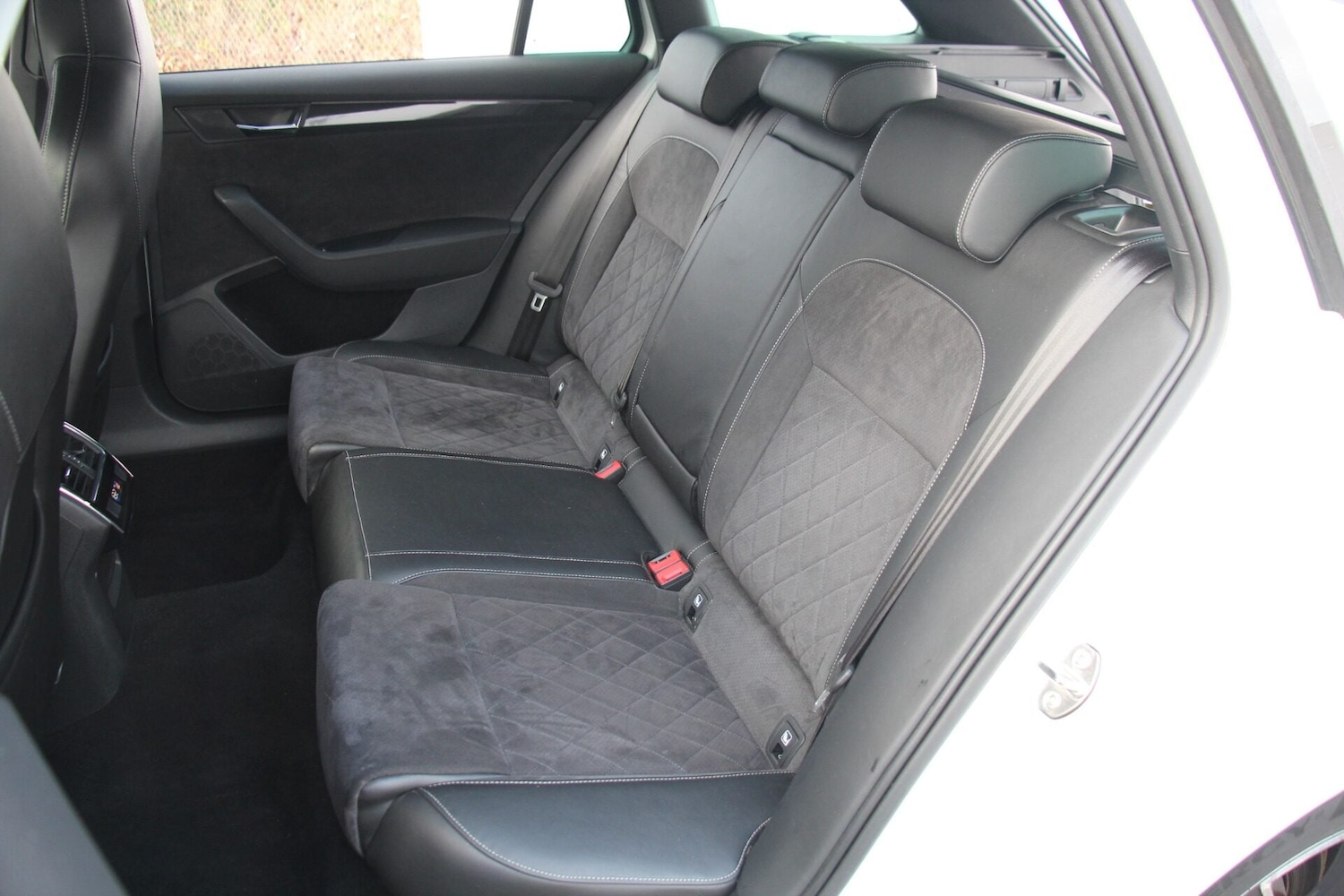 Used Skoda Superb 2017 for sale - 77571191: Photo 12