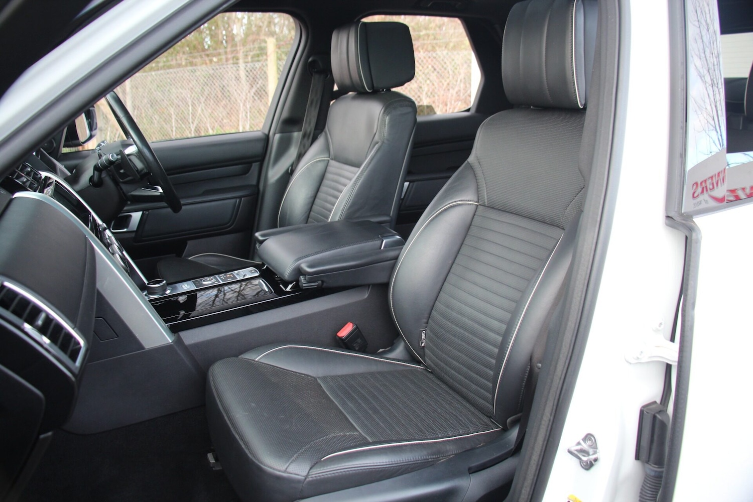 Used Land Rover Discovery 2018 for sale - 77365445: Photo 14