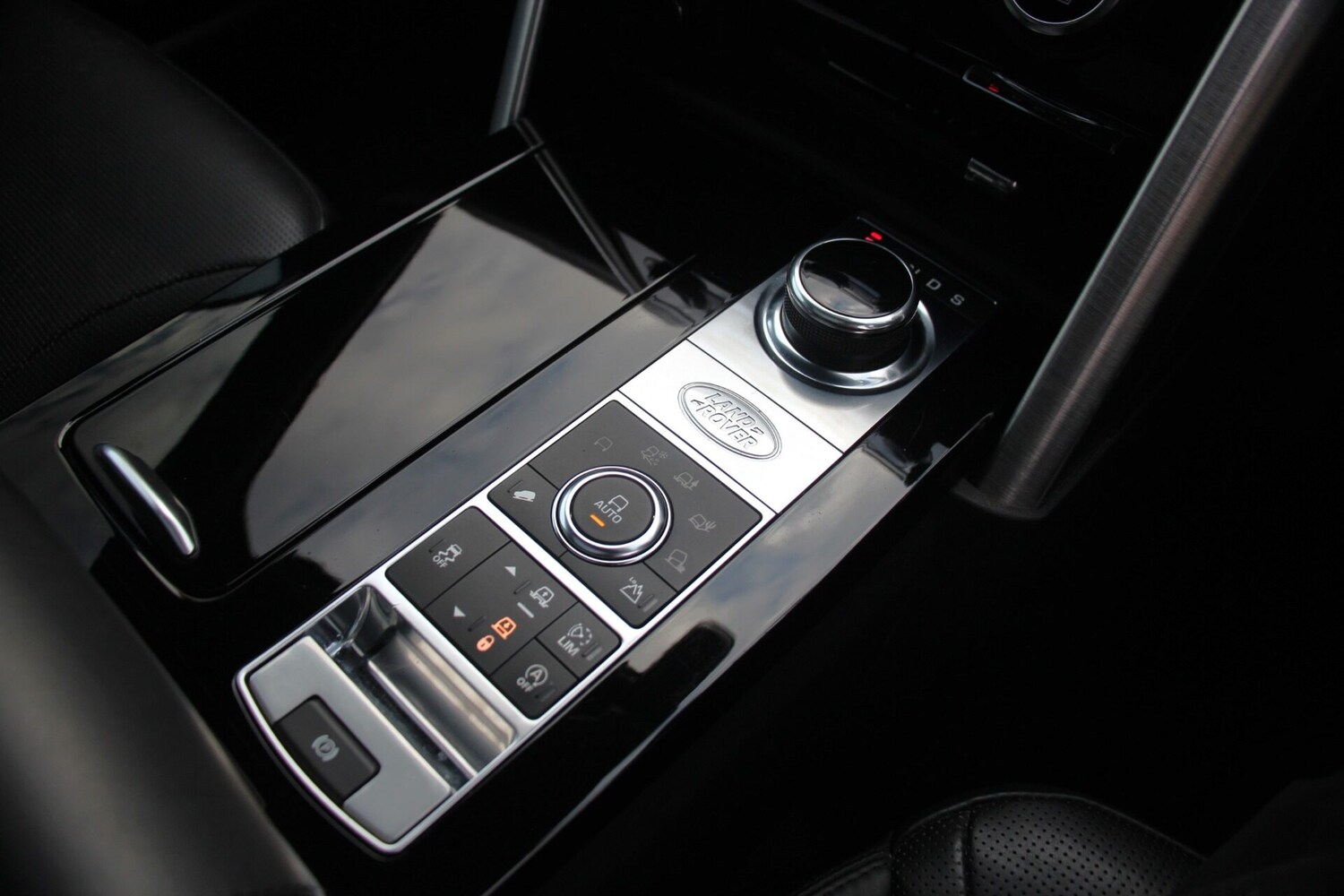 Used Land Rover Discovery 2018 for sale - 77365445: Photo 18