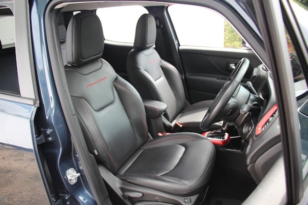 Used Jeep Renegade 2021 for sale - 75618359: Photo 9